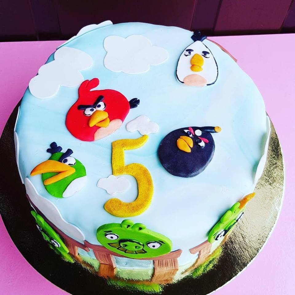 Angry Bird Cake